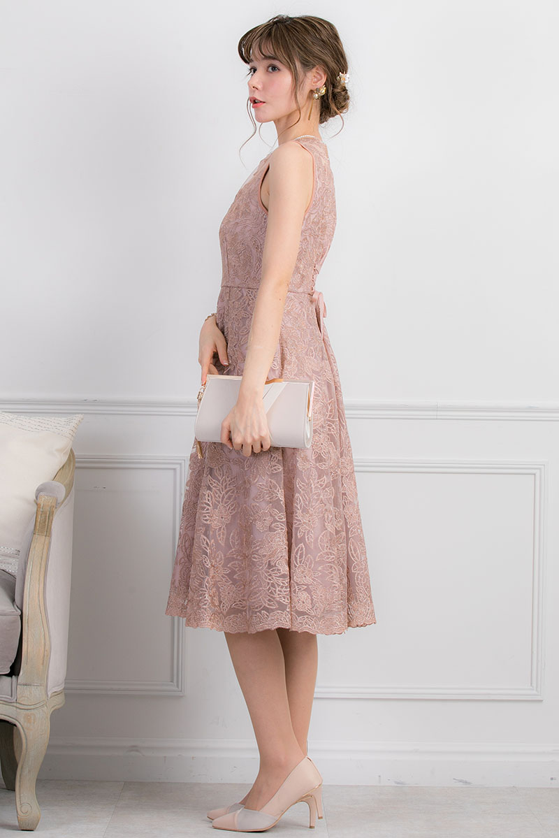 ピンクベージュのラメ刺繍レースドレスの商品画像3