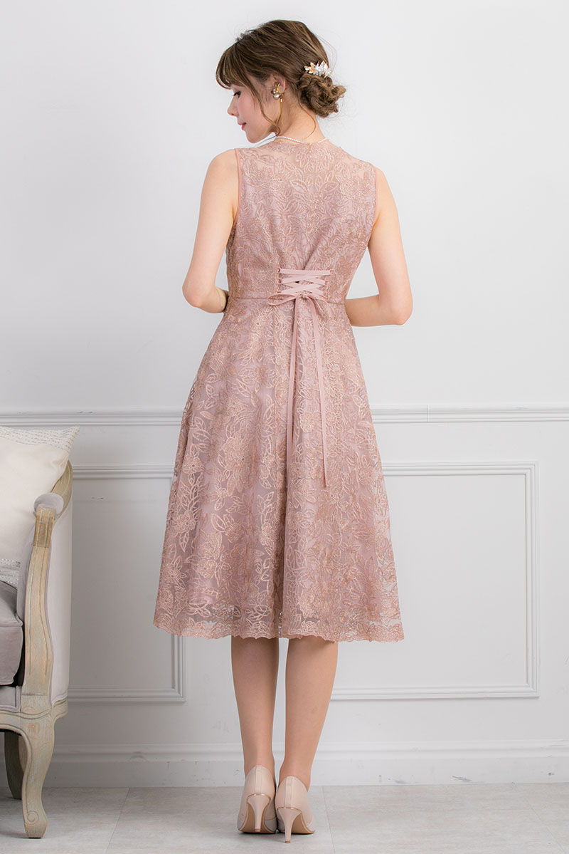 ピンクベージュのラメ刺繍レースドレスの商品画像4