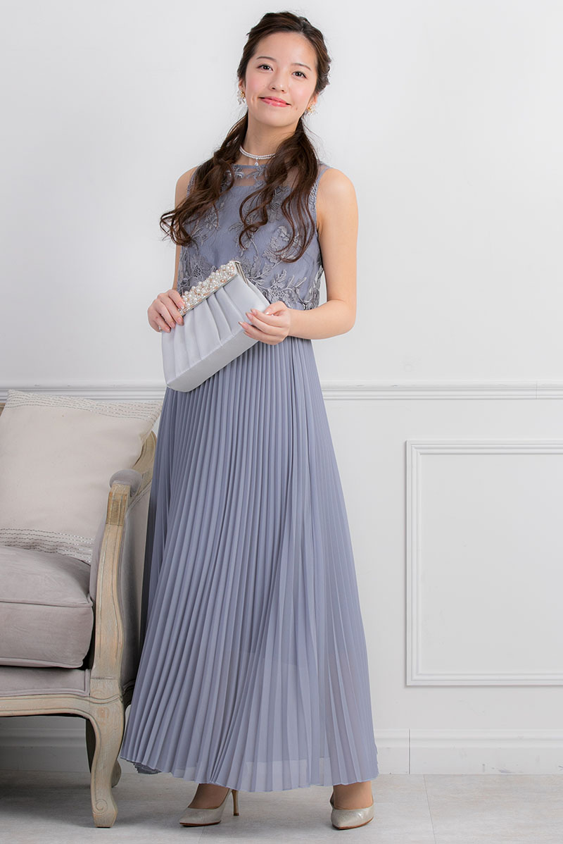 ブルーグレーのフラワーレースロングプリーツドレスの商品画像1