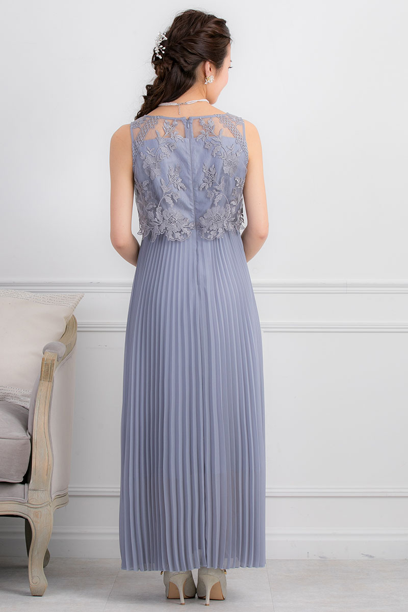 ブルーグレーのフラワーレースロングプリーツドレスの商品画像4