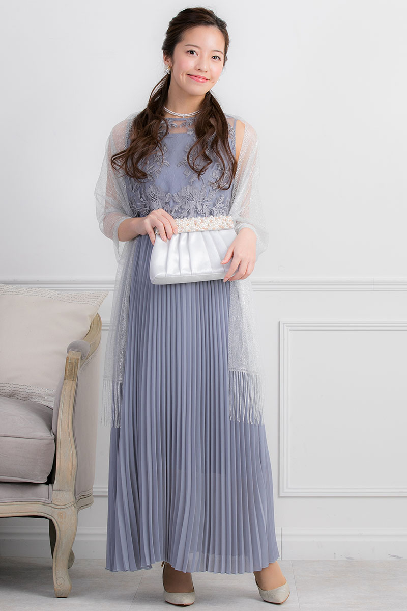 ブルーグレーのフラワーレースロングプリーツドレスの商品画像6