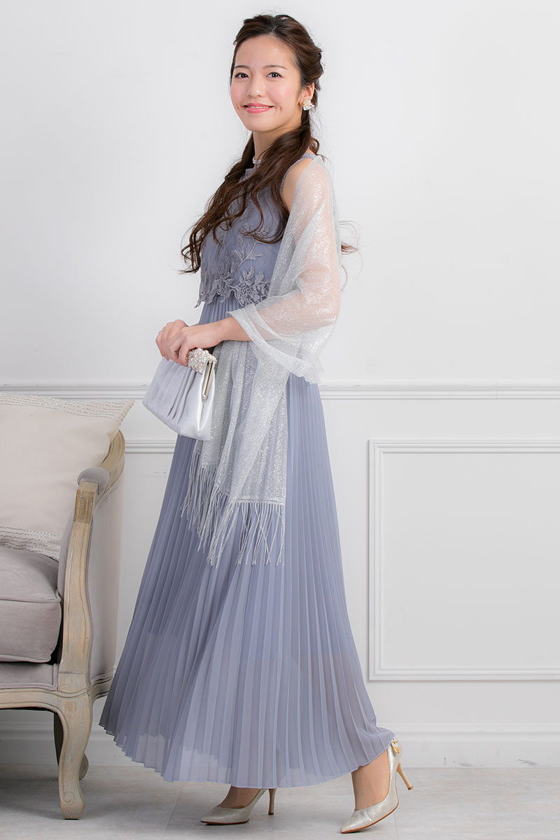 ブルーグレーのフラワーレースロングプリーツドレスの商品画像7