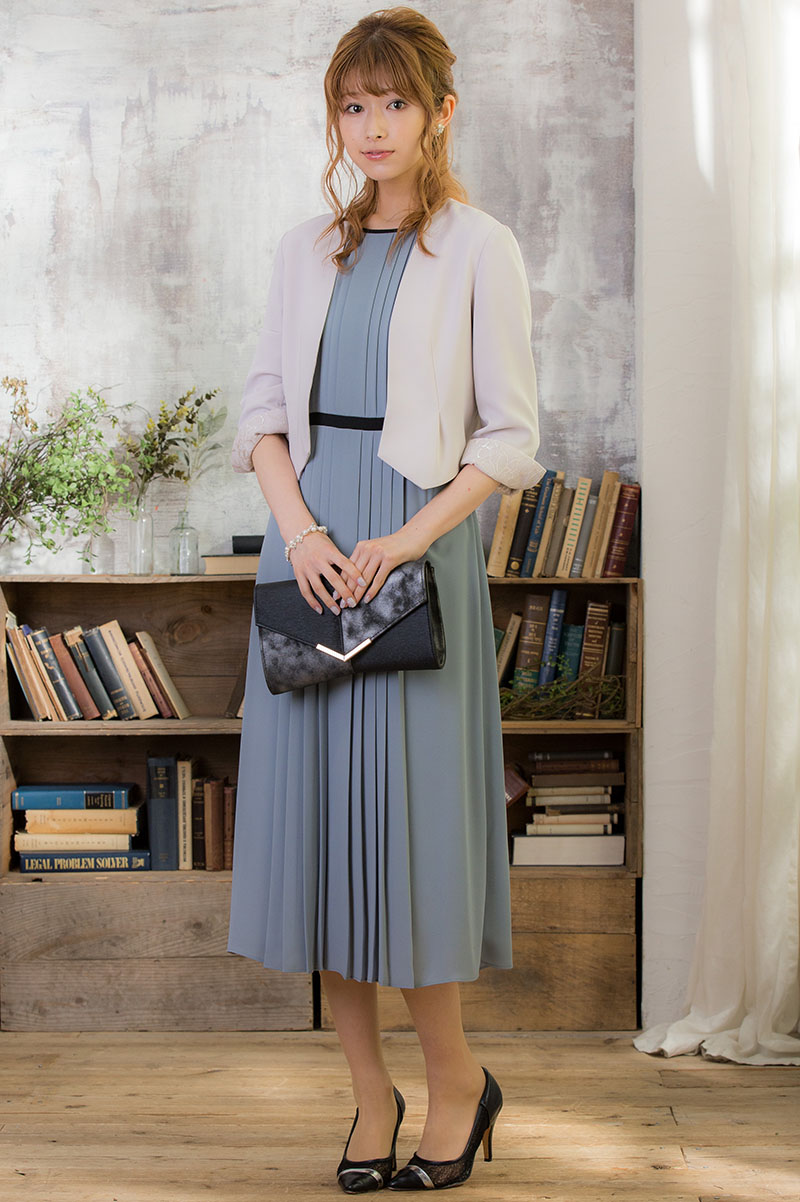 サックスブルーのプリーツタックドレスの商品画像6
