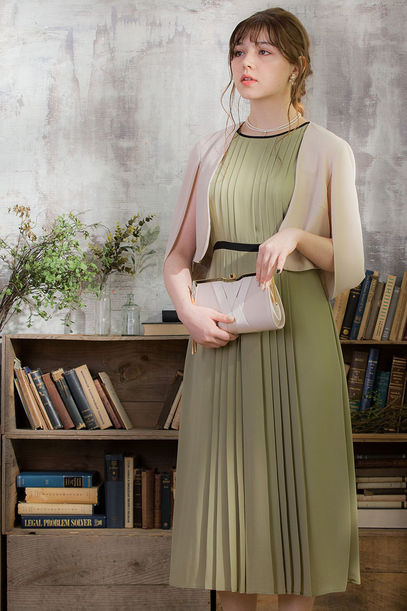 ライトグリーンのプリーツタックドレスの商品画像7