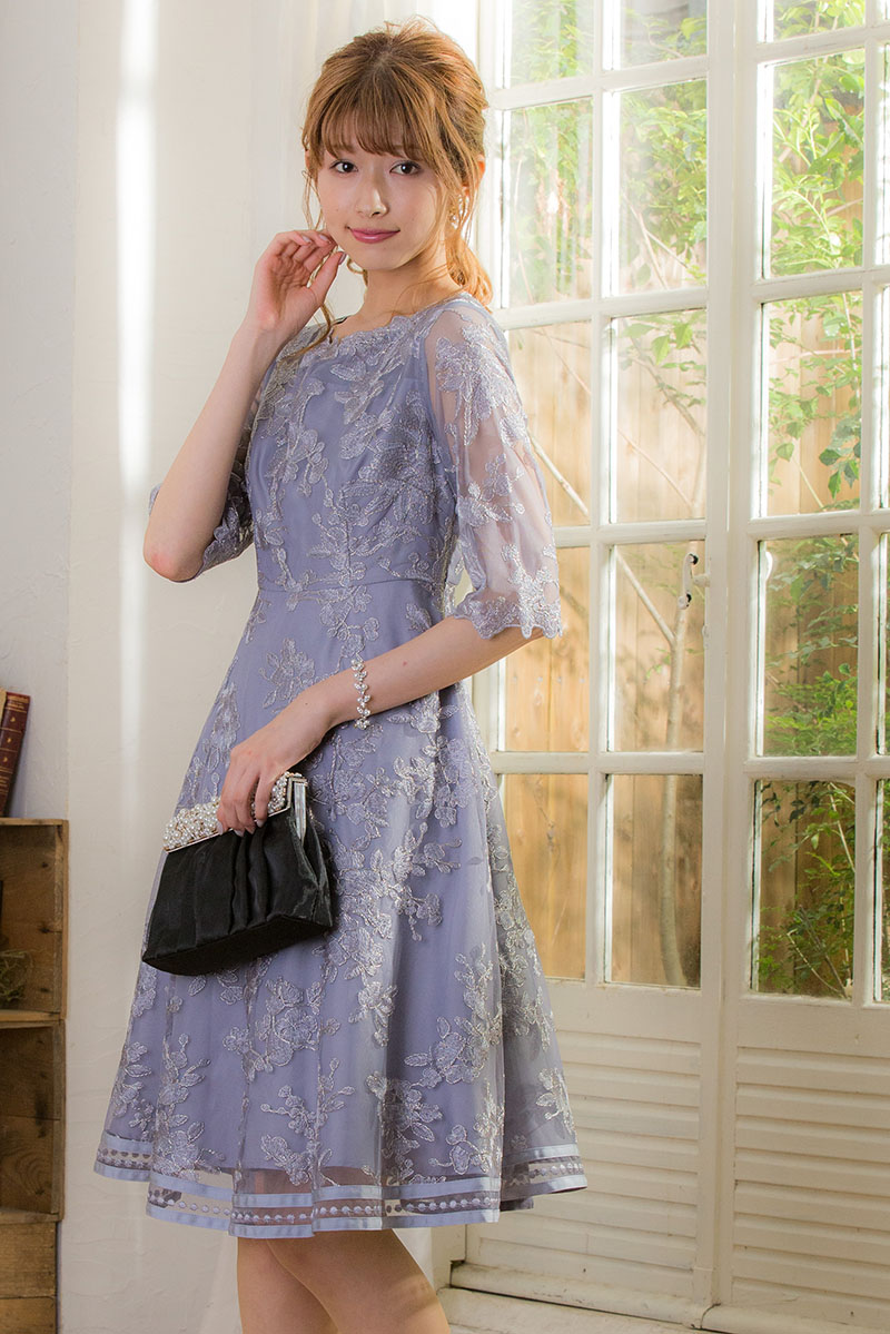 ブルーグレーのラメ入りフラワーレースドレスの商品画像7