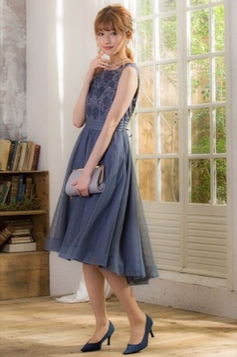 モーブブルーのメタリック×チュールドレスのレンタルドレス