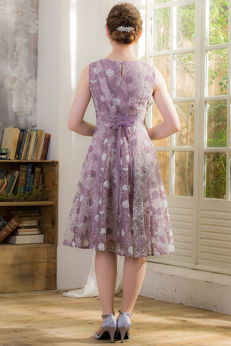 ダークラベンダーのバイヤス切替フラワー刺繍ドレスの商品画像4