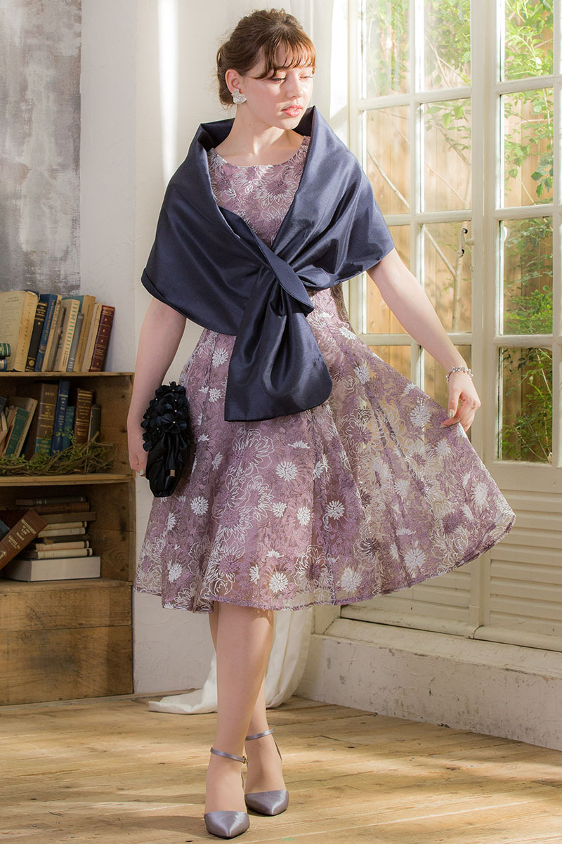 ダークラベンダーのバイヤス切替フラワー刺繍ドレスの商品画像9
