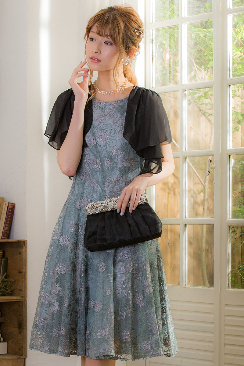 ライトカーキのバイヤス切替フラワー刺繍ドレスの商品画像7