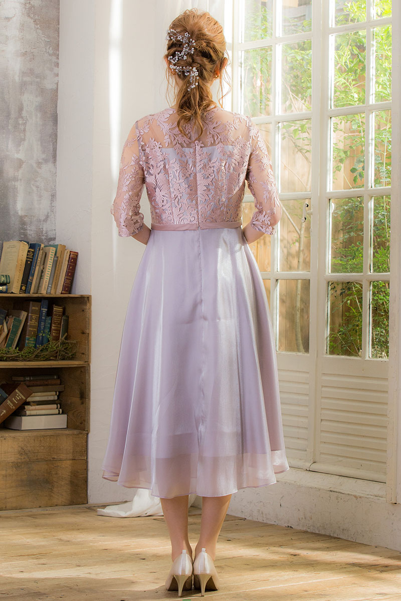 スモーキーピンクのシャイニーオーガンジードレスの商品画像4