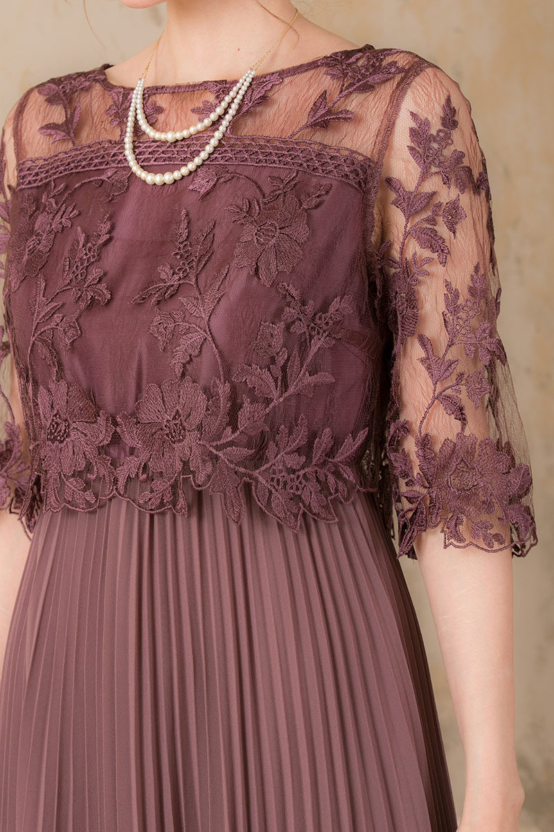 パープルの袖付きフラワーレースロングプリーツドレスの商品画像5