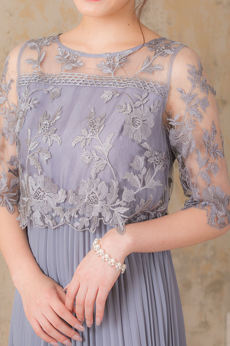 ブルーグレーの袖付きフラワーレースロングプリーツドレスの商品画像5