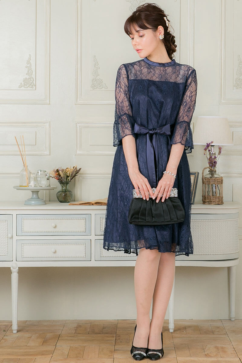 ネイビーの総レースフレアドレス