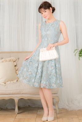 ミントのバイヤス切替フラワー刺繍ドレスのサムネイル画像