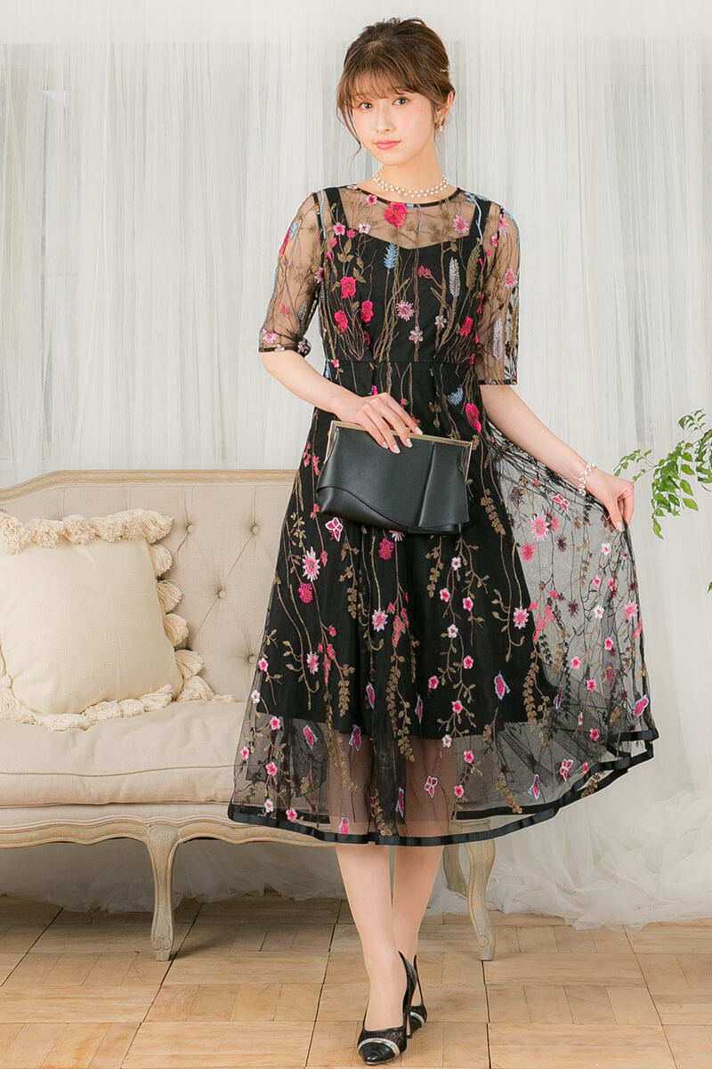 ブラックのフラワーカラー刺繍ドレスの商品画像7