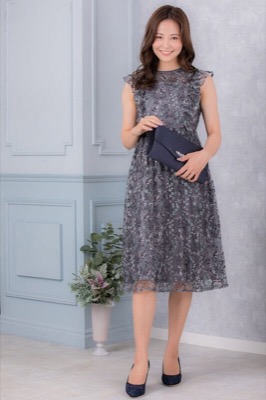 アーミーカーキのボタニカルレースドレスのサムネイル画像
