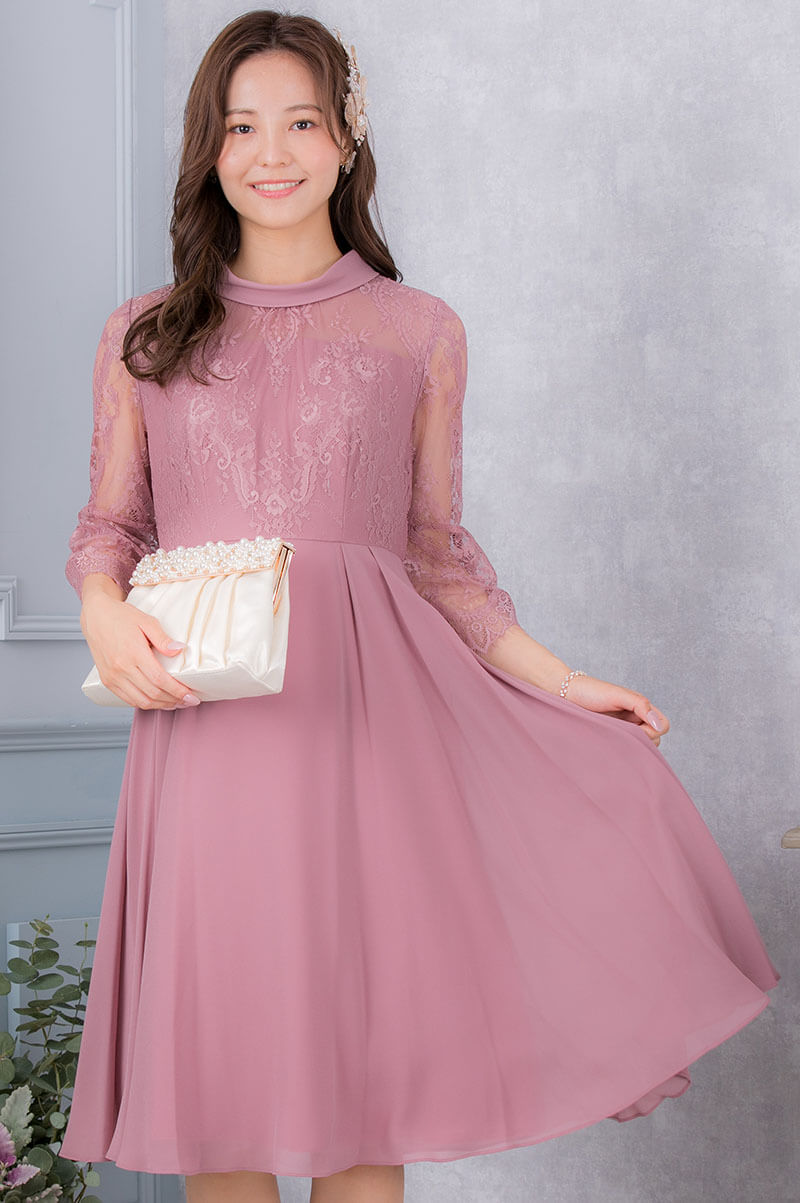 ダークピンクのロールカラーフレアスリーブドレスの商品画像2