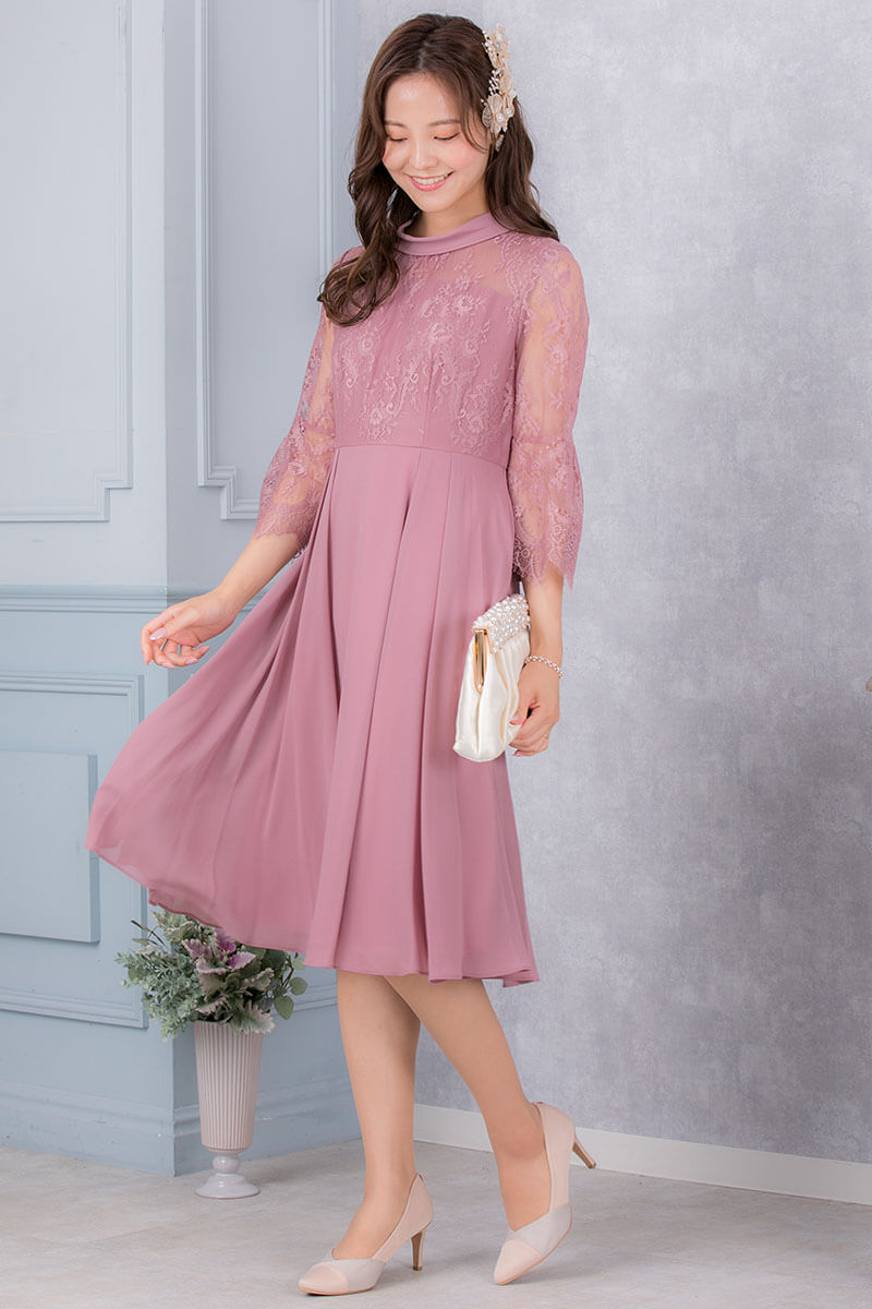 ダークピンクのロールカラーフレアスリーブドレスの商品画像6