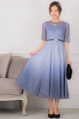 ブルーのグラデーションレースドレスのレンタルドレス