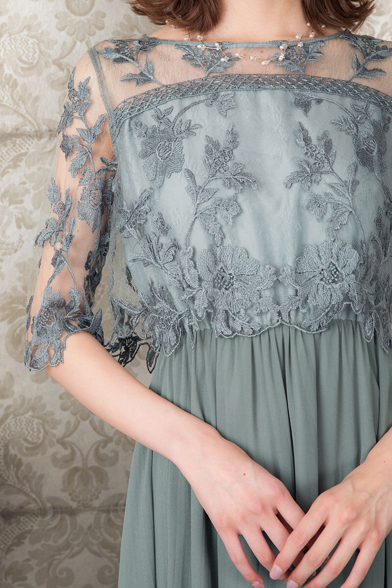ライトカーキの袖つきフラワーレースドレスの商品画像5