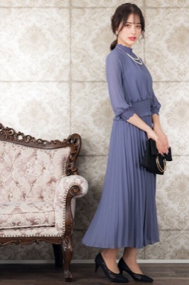 モーブブルーの袖つきロングプリーツドレスのレンタルドレス