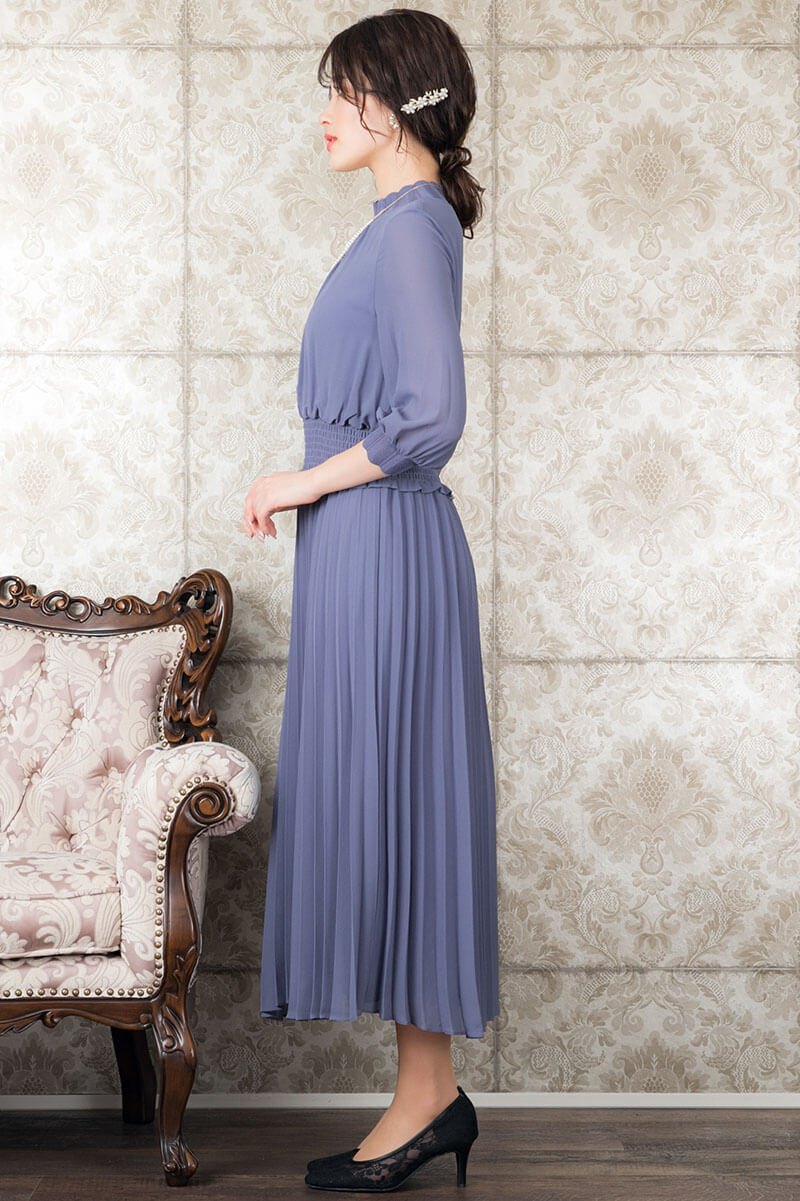モーブブルーの袖つきロングプリーツドレスの商品画像3