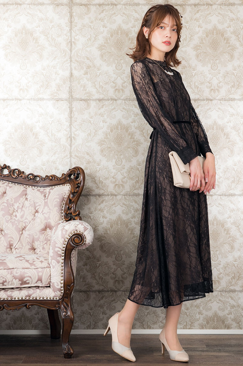 ブラックの袖つきシアーレースドレスの商品画像1