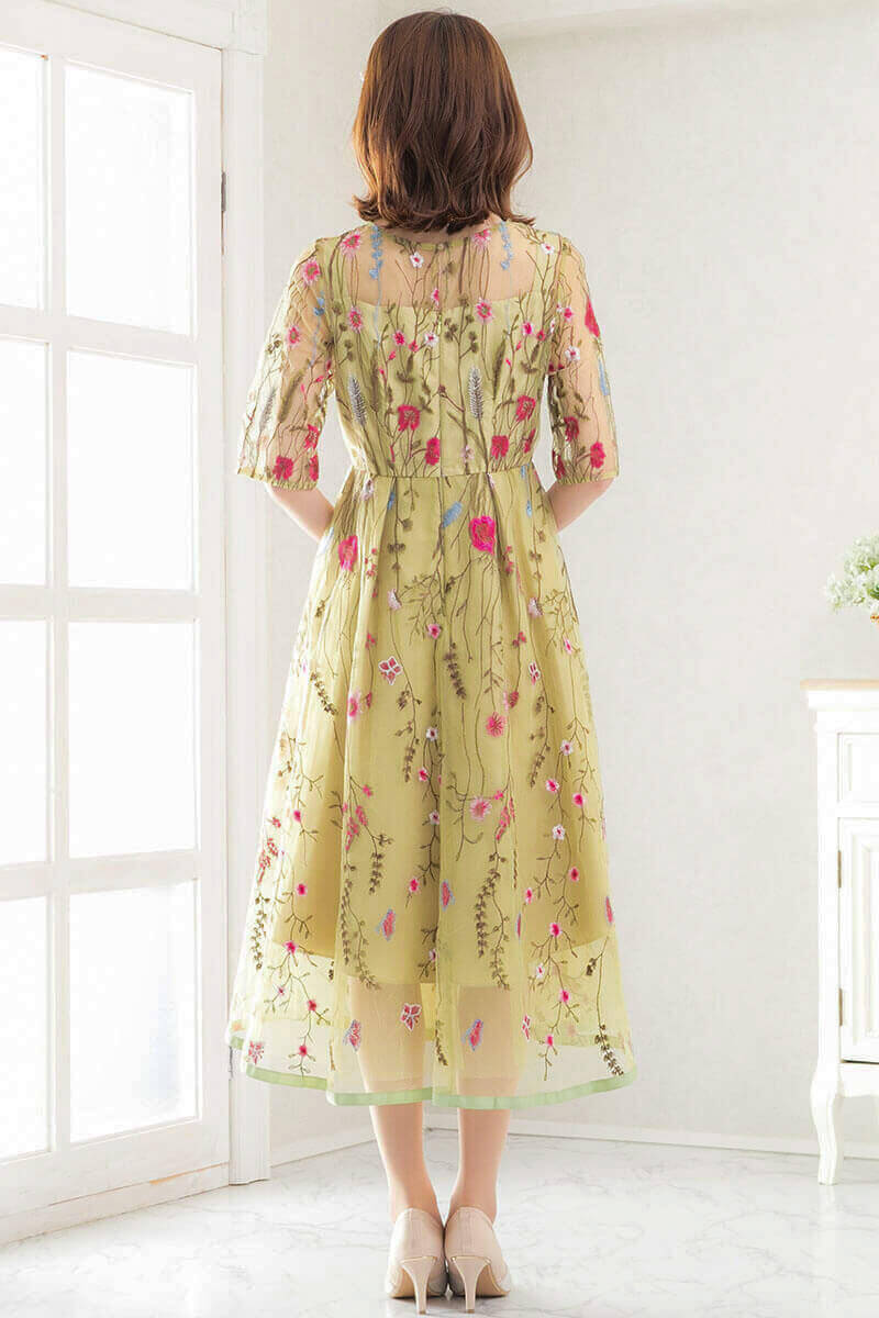 イエローのフラワーカラー刺繍ドレスの商品画像4