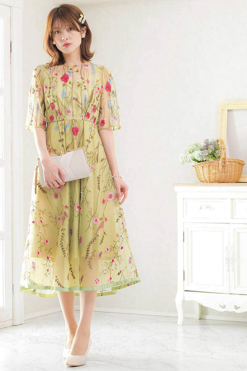 イエローのフラワーカラー刺繍ドレスの商品画像8