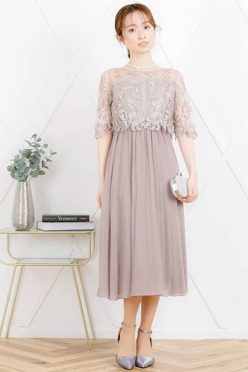 グレージュの袖つきフラワーレースドレス Dorry Doll M 結婚式パーティーのレンタルドレスはリリアージュ