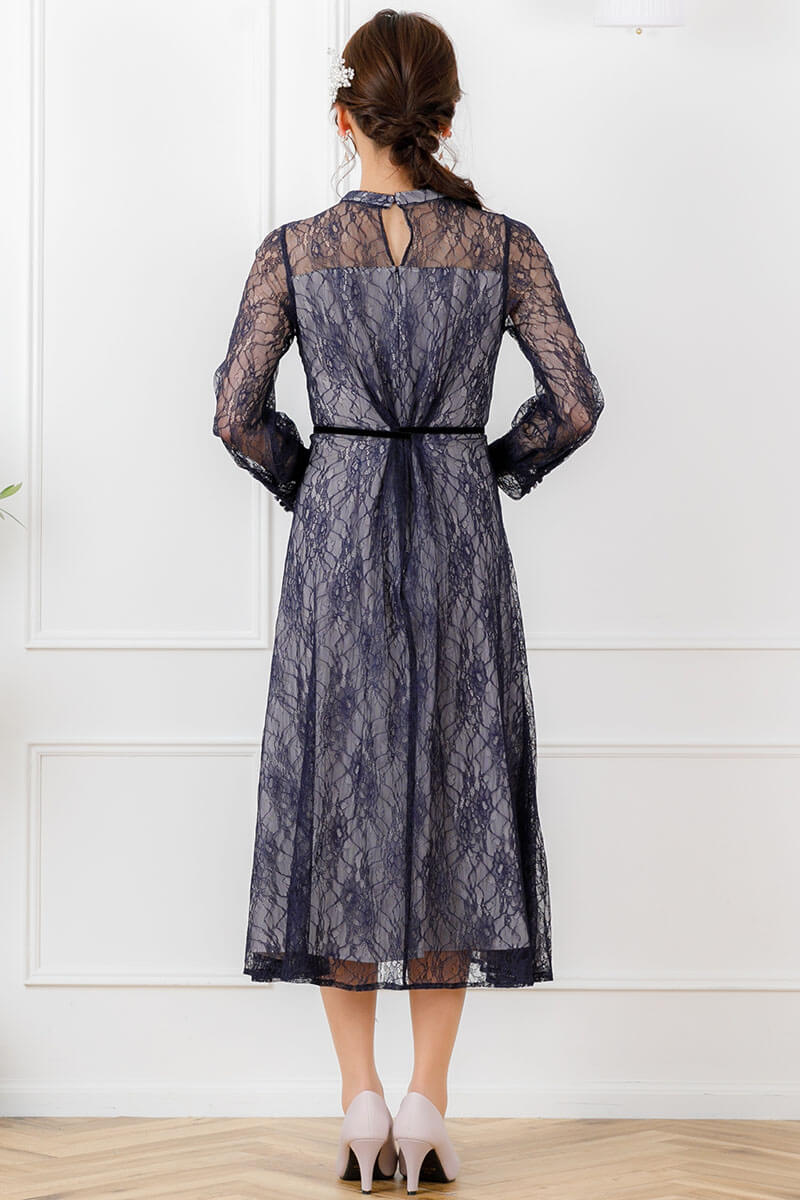 ネイビーの袖付きシアーレースドレスの商品画像4