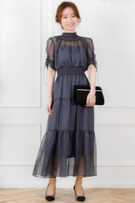 アーミーカーキのハイネックティアードドレスのサムネイル画像