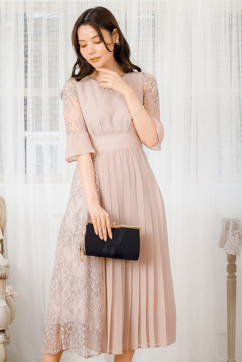 グレージュのレース切替プリーツドレスの商品画像9