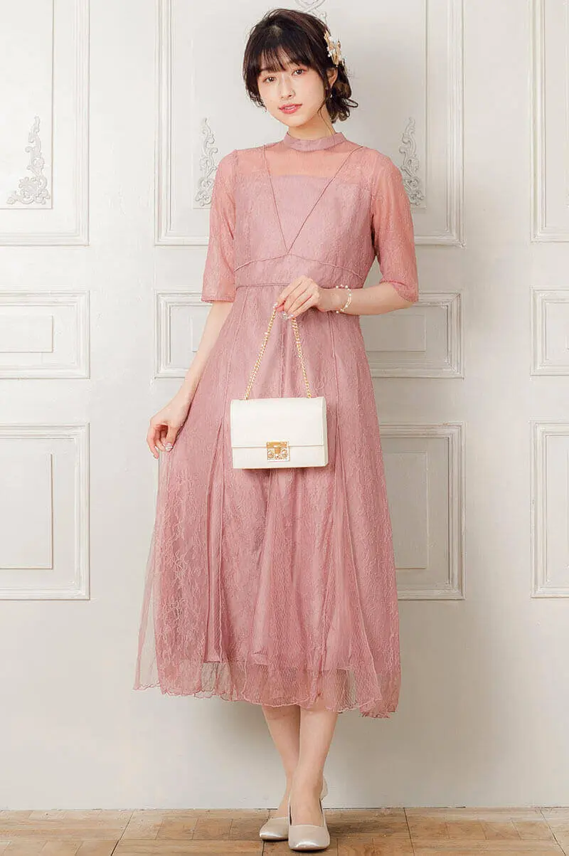 結婚式でピンクドレスはアリ？失敗しないピンクの選び方&服装マナー