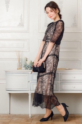 ブラックのショルダーギャザーレースドレスのサムネイル画像