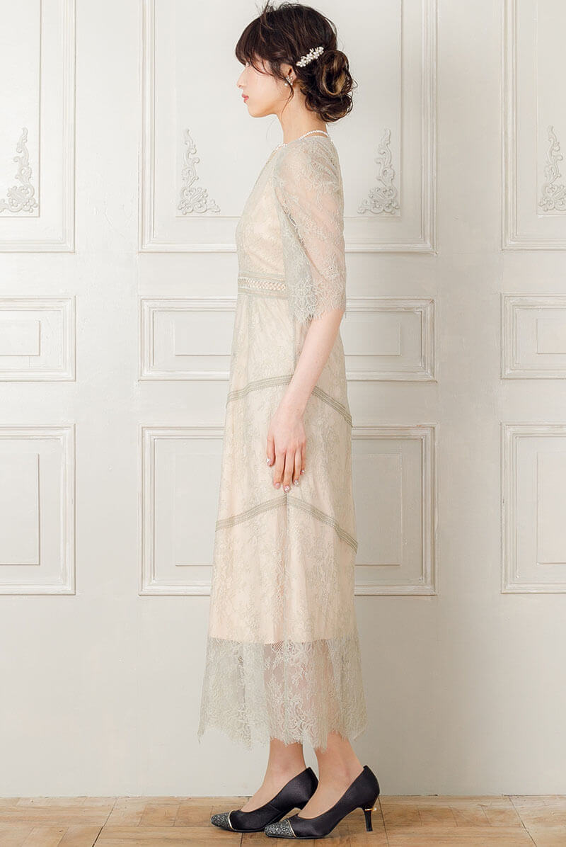 グリーンベージュのショルダーギャザーレースドレスの商品画像3