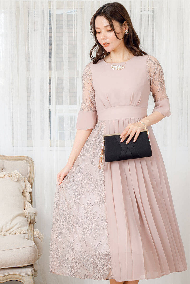 グレージュのレース切替プリーツドレスの商品画像8