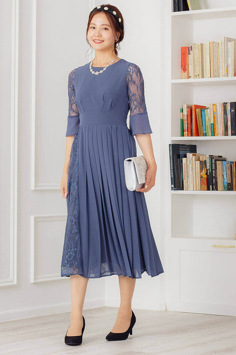 ブルーのレース切替プリーツドレスの商品画像8