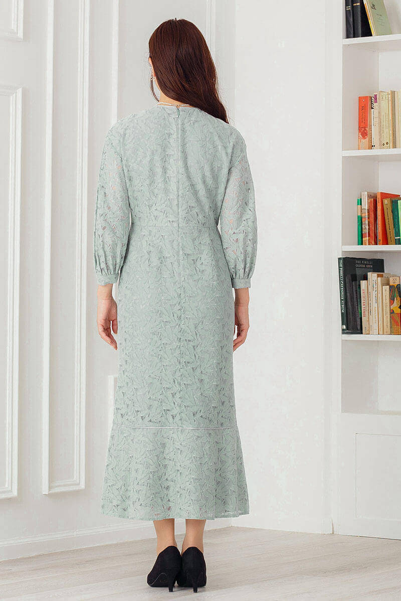 サックスブルーのベルト付きペプラムレースドレスの商品画像4