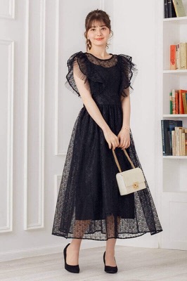 ブラックのギャザースリーブレースドレスのサムネイル画像