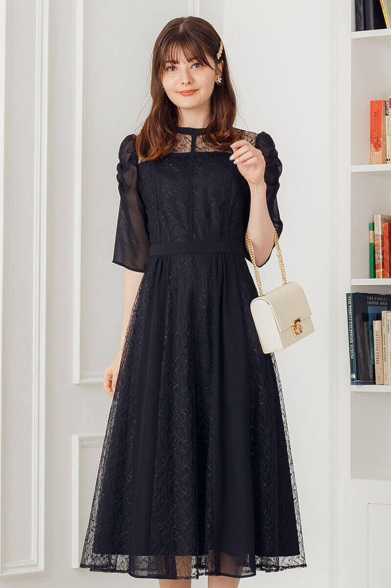 ブラックのギャザースリーブドレスの商品画像2