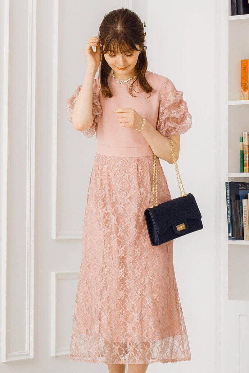 ピンクベージュのボリュームスリーブドレスの商品画像2