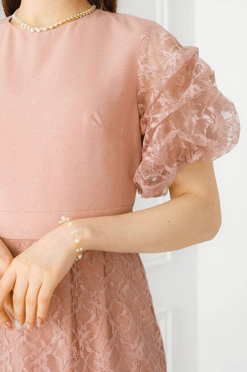 ピンクベージュのボリュームスリーブドレスの商品画像5