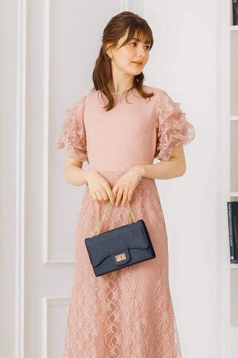 ピンクベージュのボリュームスリーブドレスの商品画像9