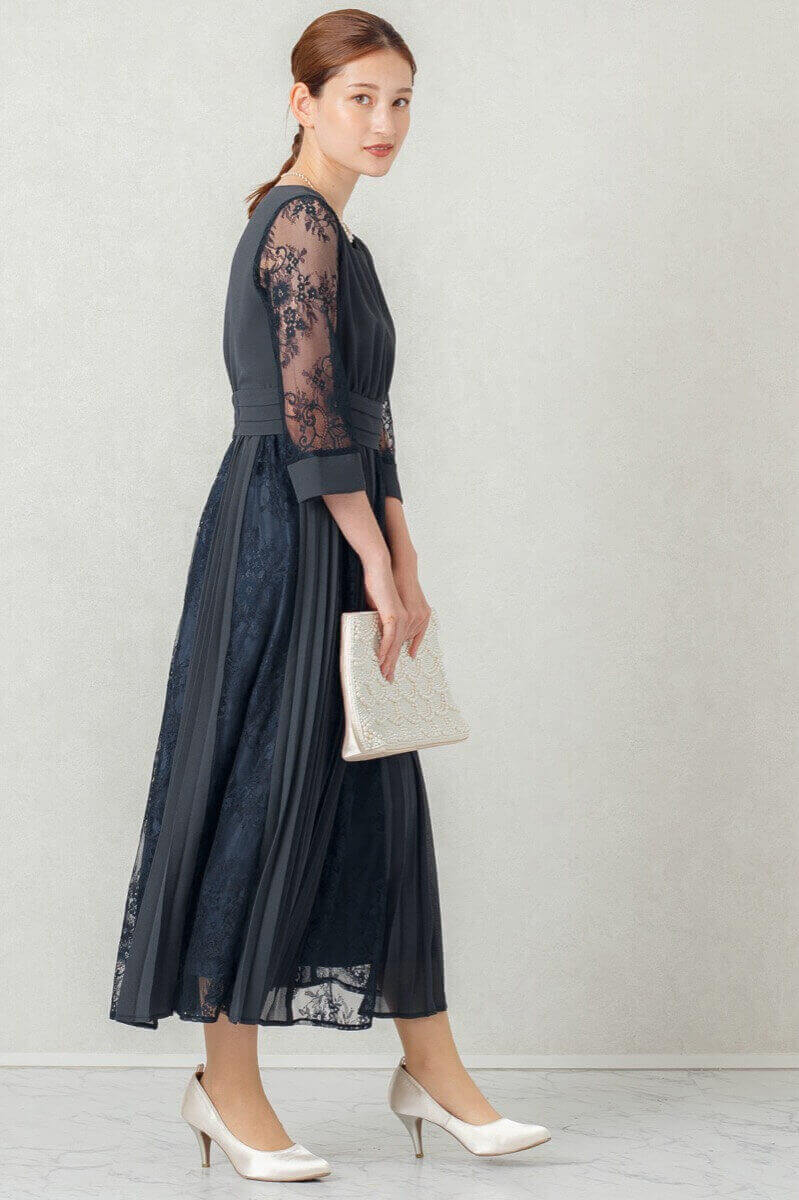 アッシュネイビーの袖つきレース×プリーツドレスの商品画像7