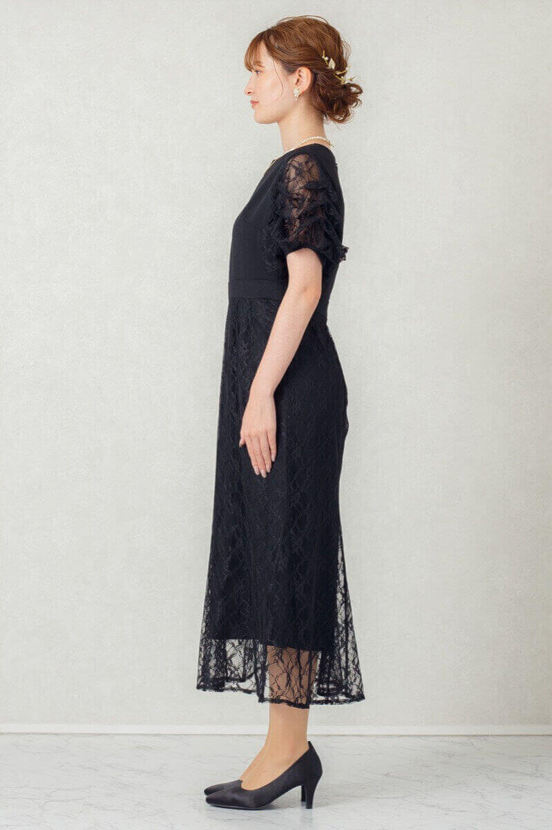 ブラックのボリュームスリーブドレスの商品画像3