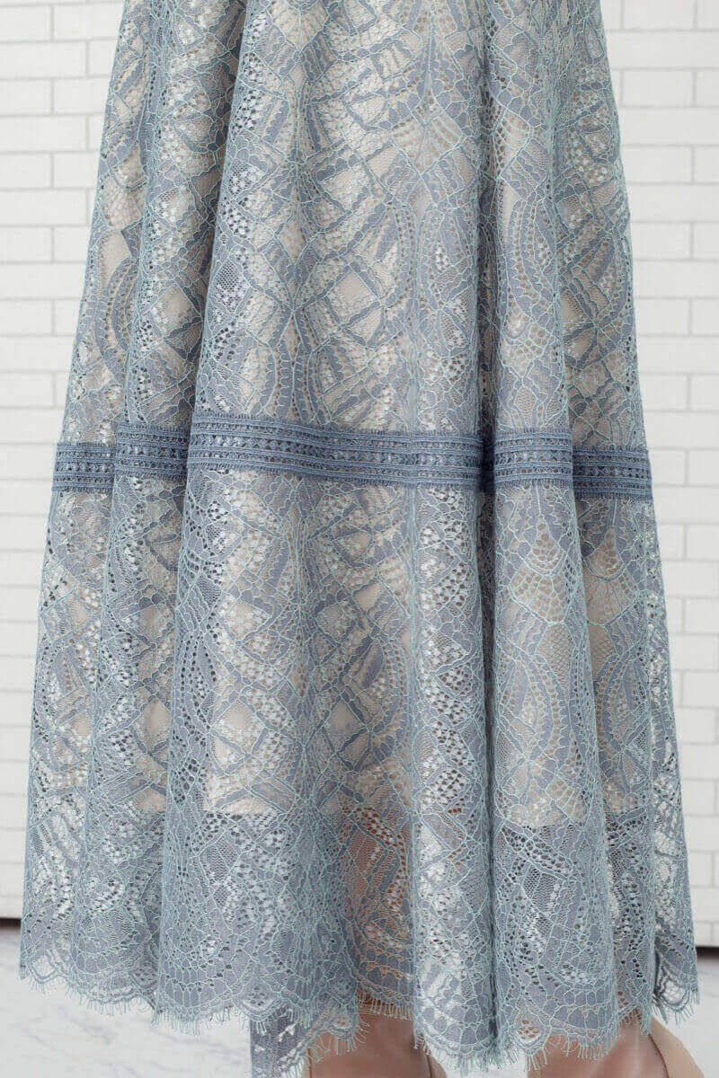 グレイッシュブルーの配色ハシゴレースドレスの商品画像6