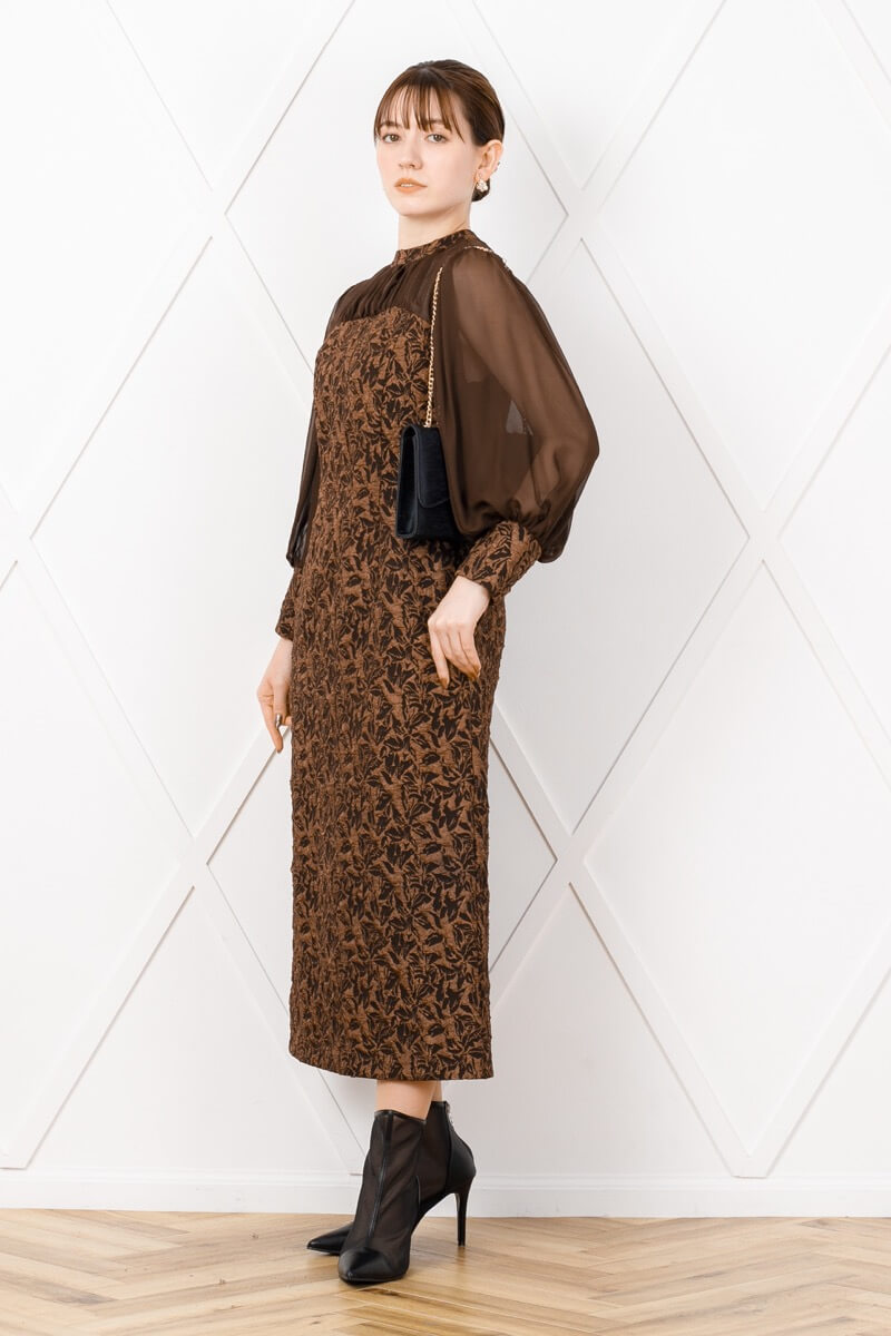 ダークブラウンのジャガードIラインドレスの商品画像1
