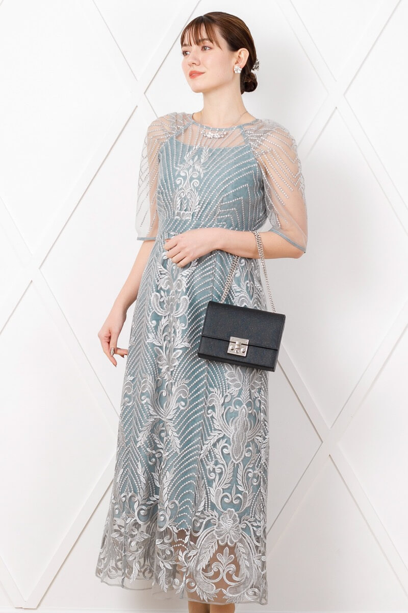 ライトカーキのアンティーク刺繍レースドレスの商品画像2