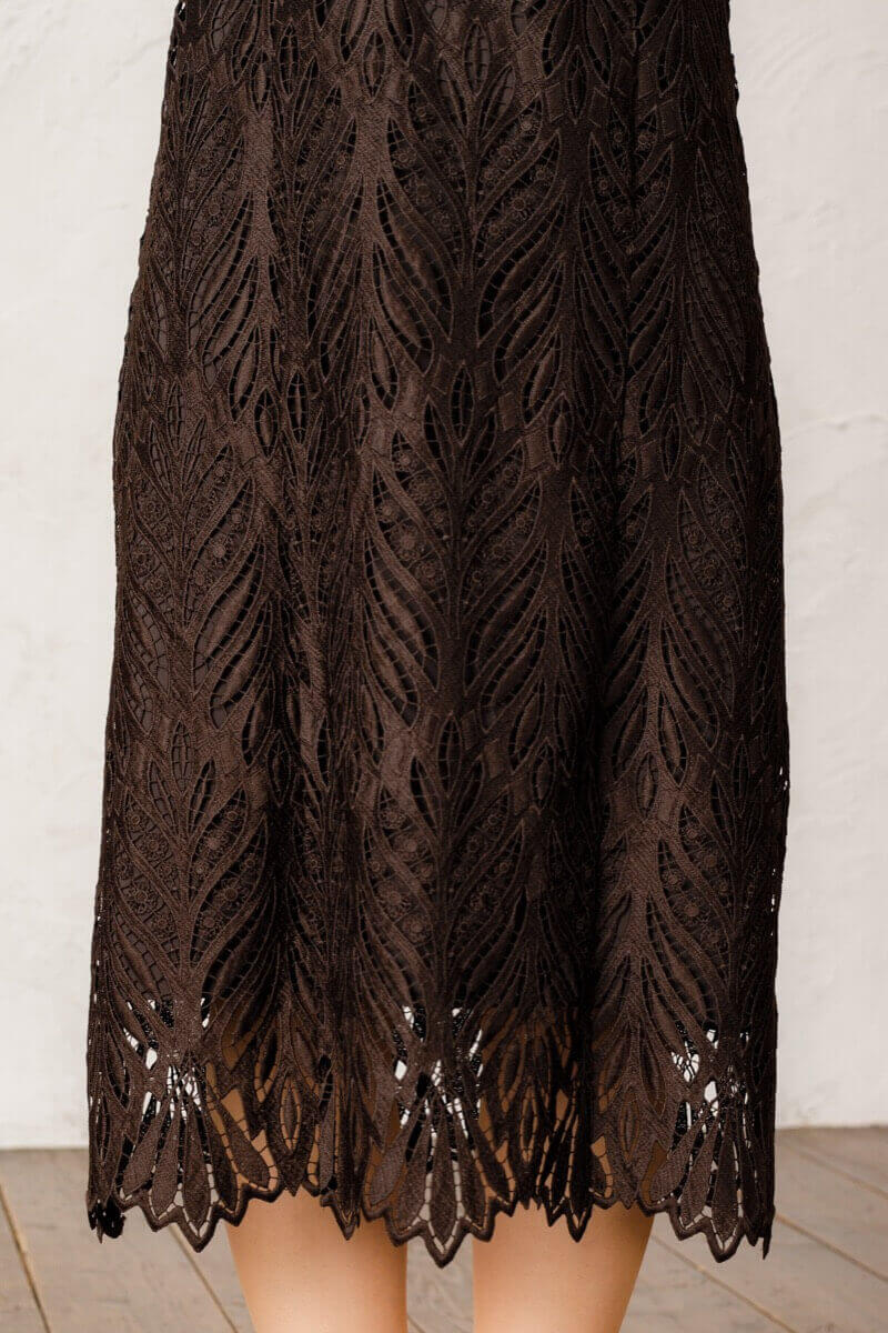 ダークブラウンのリーフ柄レースドレスの商品画像6